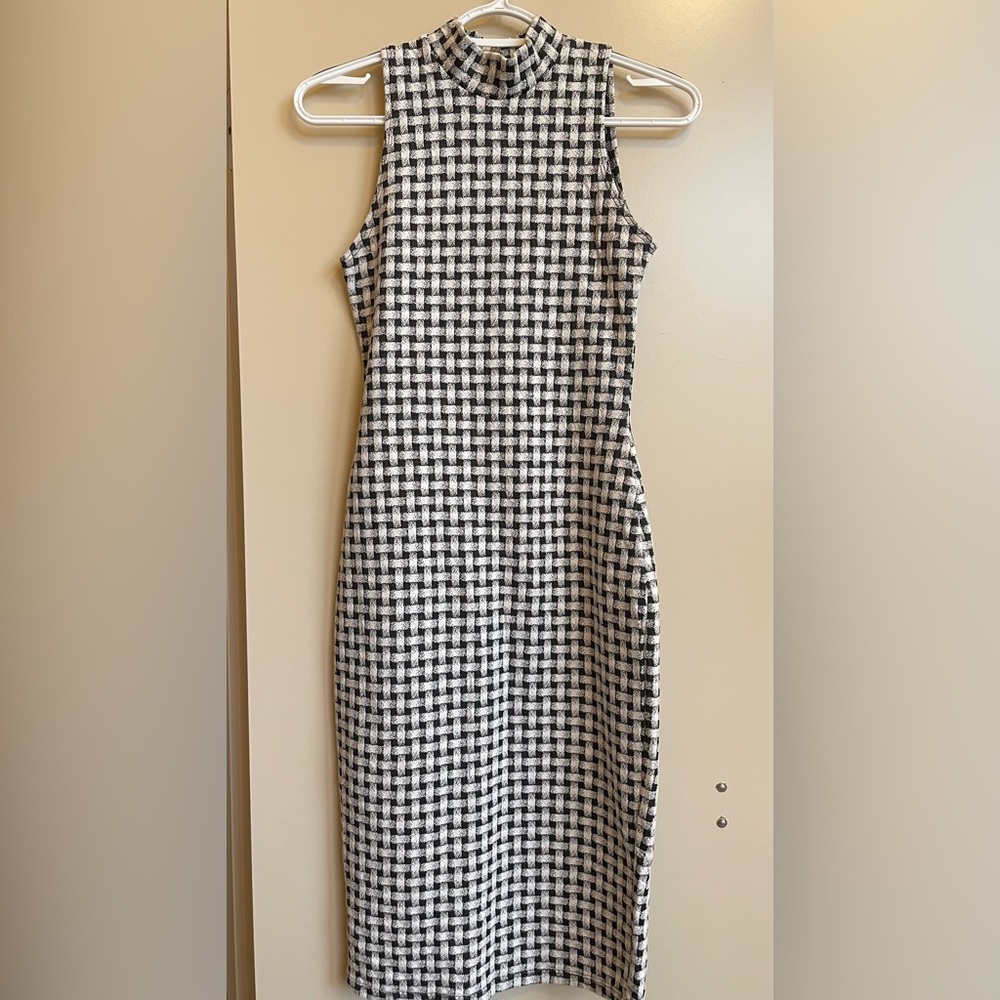 Rebel sugar, brand. Basket, weave, patterned, black and white, mock neck dress